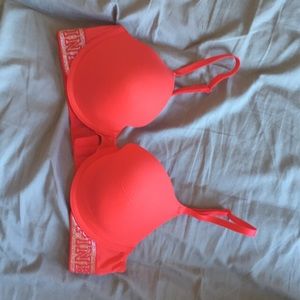 Victoria’s Secret tshirt bra